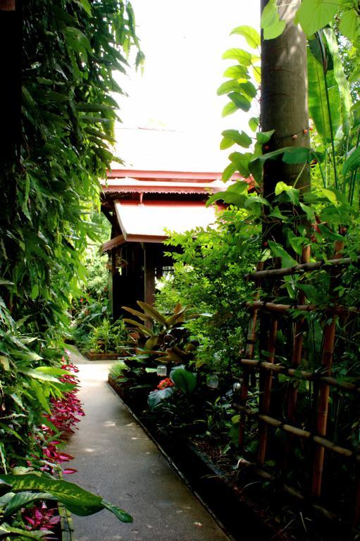 Hotel Club One Seven Gaymen Chiang Mai Exterior foto