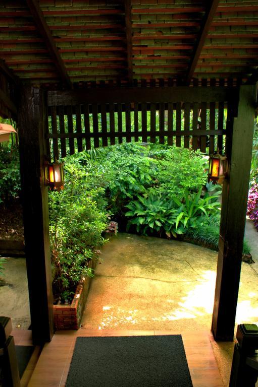 Hotel Club One Seven Gaymen Chiang Mai Exterior foto
