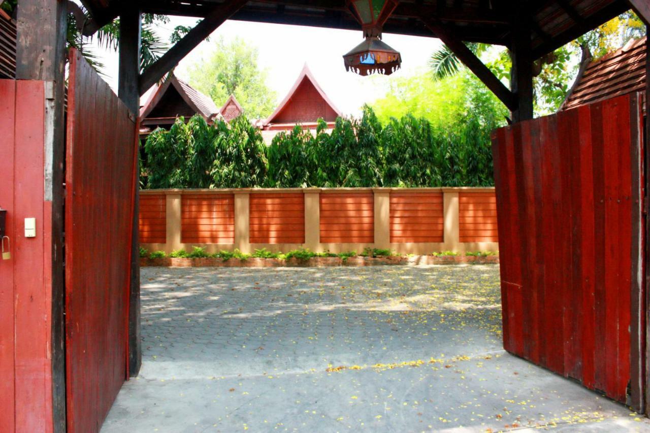 Hotel Club One Seven Gaymen Chiang Mai Exterior foto